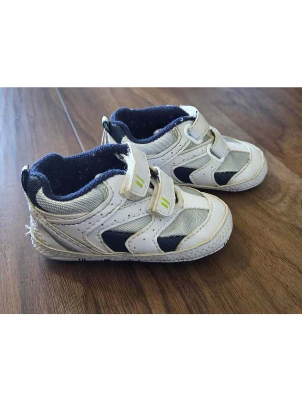Gerber Baby Boy shoes Size 2 white blue